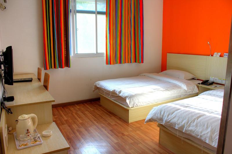 Super 8 Suzhou Guanqian Conference Center 소주 객실 사진